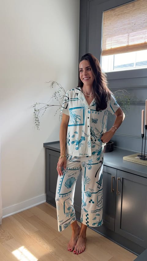 Instagram post by an influencer for Soma. Caption reads: Let’s pack 🧳🌊🐚 These @somaintimates comfy and....