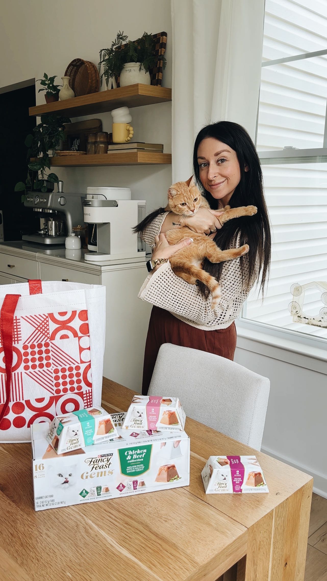 Instagram post by @emilywondree for Fancy Feast. Caption reads: [...] for her favorite meal.  I grabbed her Fancy....