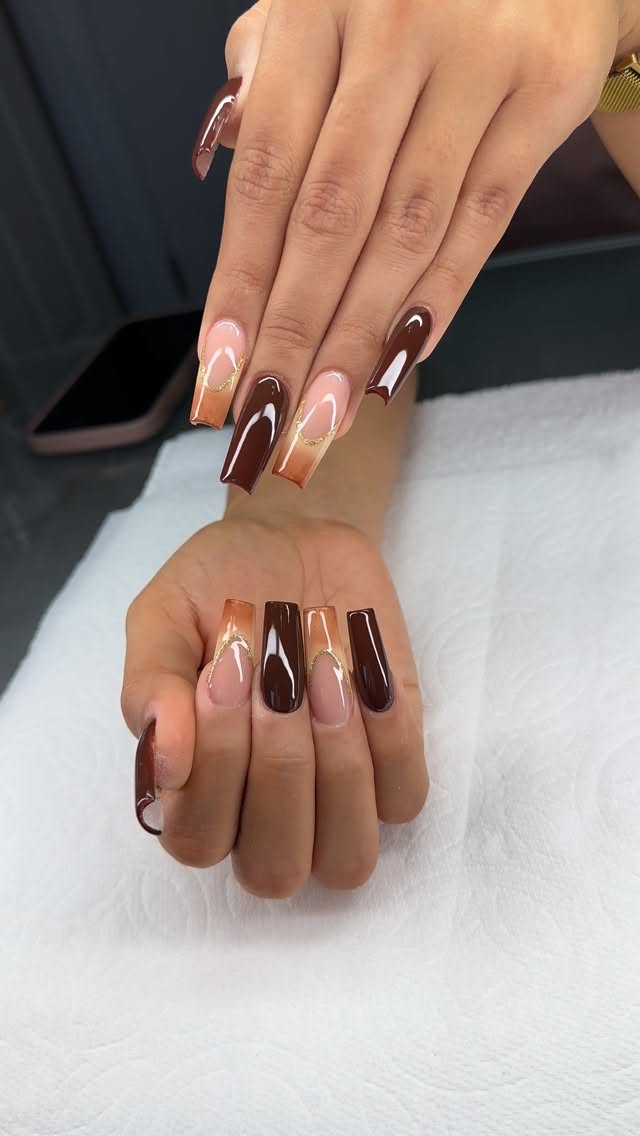 Instagram post by @esme25sz for Modelones. Caption reads: All these nail products will be discounted for....