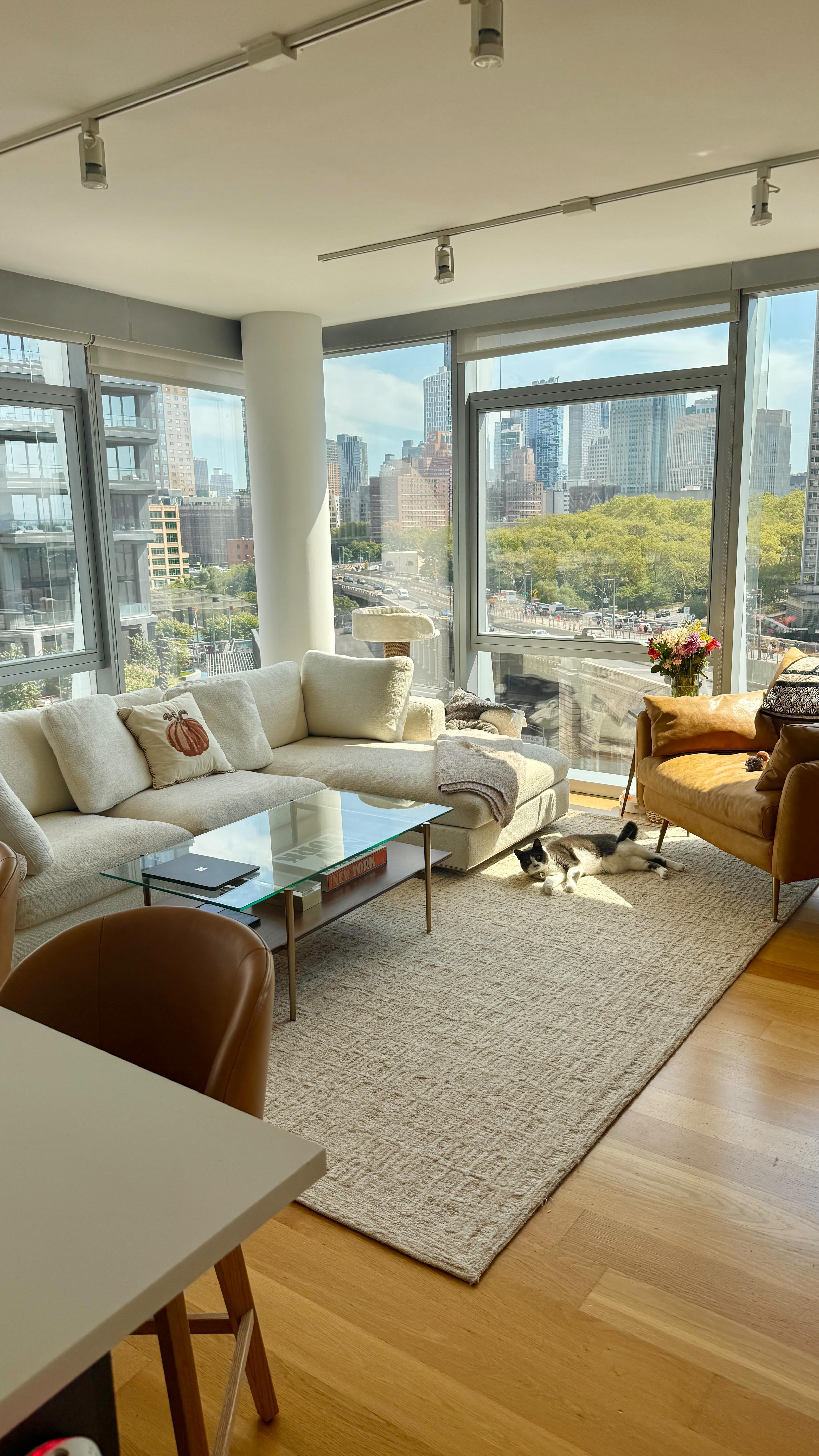 Instagram post by @kellyn_mcmullan for Apartments. Caption reads: [...] a dream come true! 🏙️✨
Thanks to....