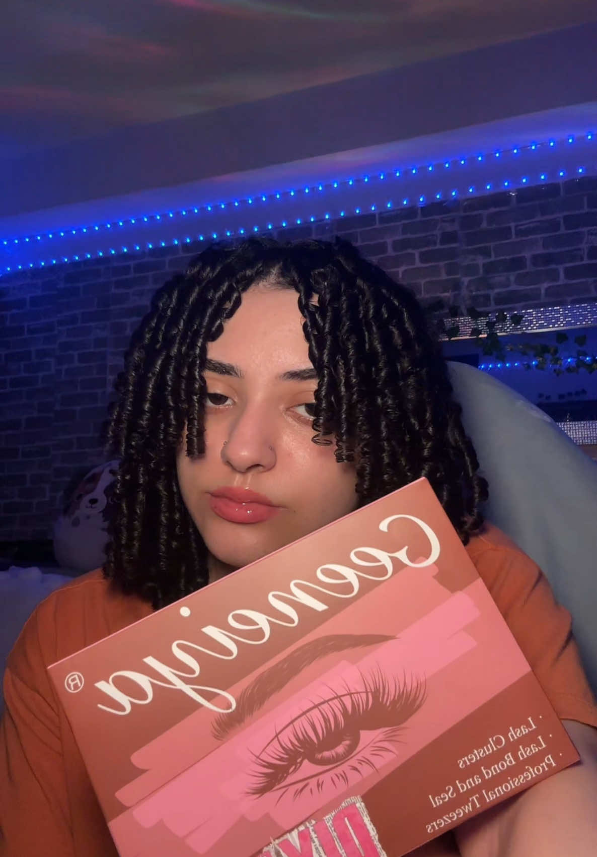 TikTok post by @prettyface.dest_ for Geeneiya Lashes. Caption reads: These lashes are perfect if you want a mixture of....
