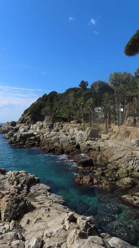 Instagram post by @tatumthomason for gorjana. Caption reads: I found the perfect gorjana gifts for everyone on....