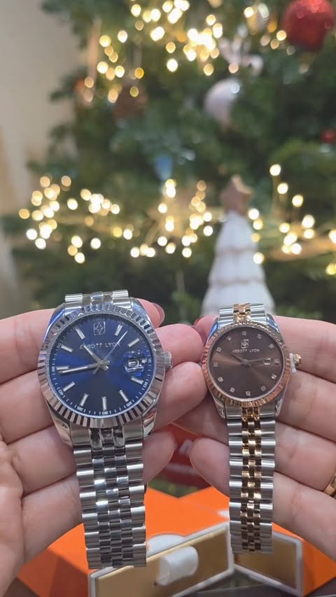 Instagram post by @tania_dsousa for Abbott Lyon. Caption reads: [...] for us both 🎄⌚

Me & Ricardo just unboxed....