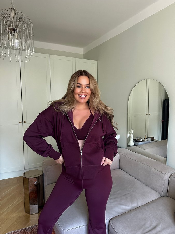 Instagram post by @sarasieppi for ICANIWILL. Caption reads: mainos @icaniwill Lenkkipoluille en oo ihan [...].