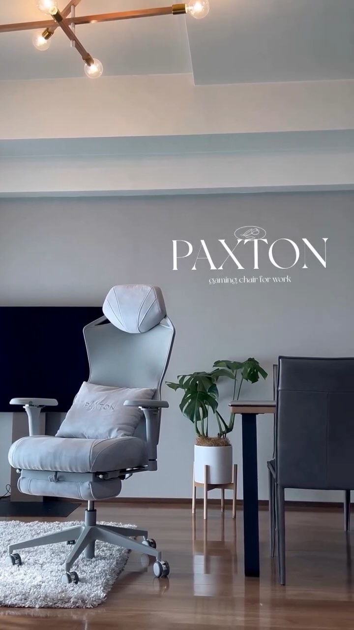 Instagram post by @miyu__.oo for Paxton Access. Caption reads: PAXTON Paris
~Pearl....