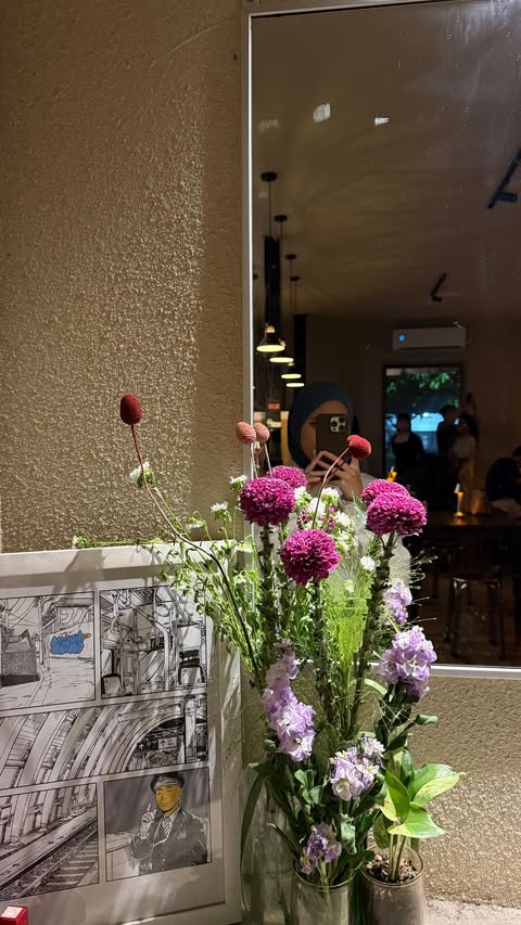 Instagram post by @nisfanabillah for UNIQLO. Caption reads: unboxing time ✨🫰🏻 @uniqloindonesia @uniqlo....