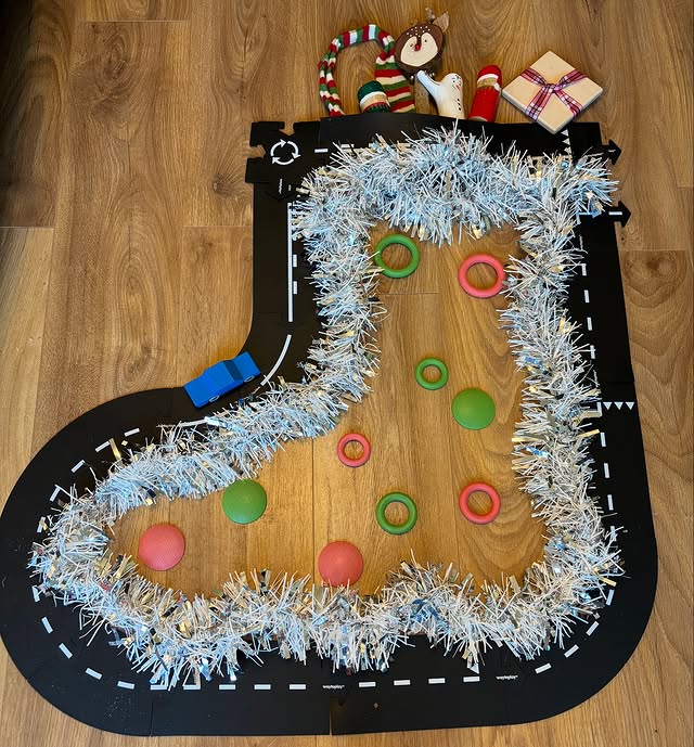 Instagram post by @early_years_steph for Waytoplay. Caption reads: [...] fun creating different shapes with our....