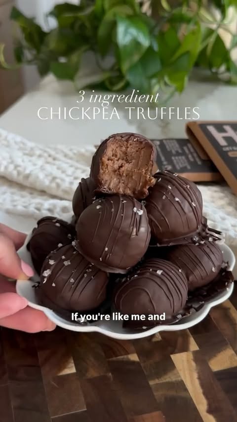 Instagram post by @lovelydelites for Hu Kitchen. Caption reads: [...] CHOCOLATE, which is why I use the @hukitchen....