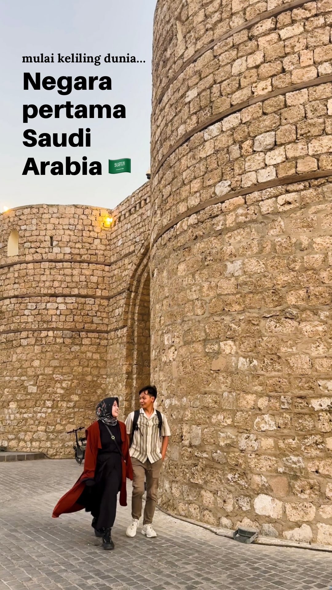 Instagram post by @sejauhangin for Visit Saudi. Caption reads: Semoga ini jadi pintu untuk keliling dunia, dulu....