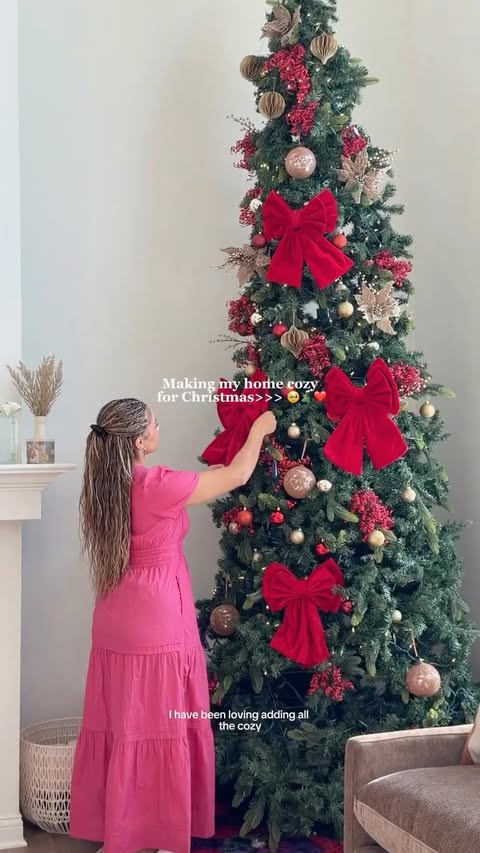 Instagram post by @themayagraves for ARZOPA. Caption reads: [...] a home this holiday season!🎄✨ This....