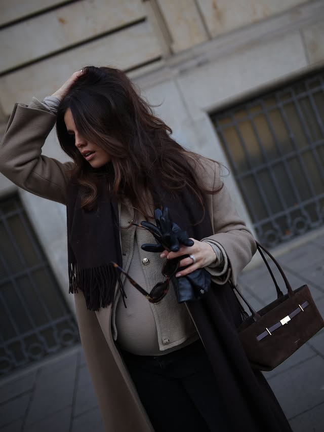 Instagram post by @clarissa__neumann for The Frankie Shop. Caption reads: I‘m in that very strange state of pregnancy where....