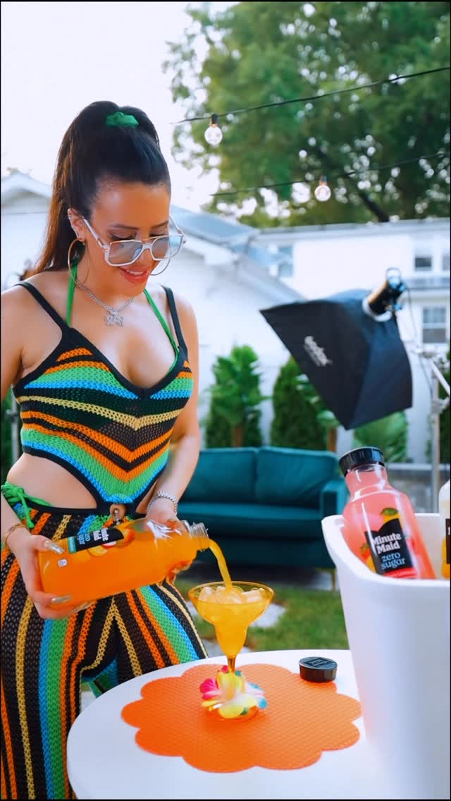 Instagram post by @slayinwithamy for Minute Maid. Caption reads: #ad #stayjuiced @minutemaid 🔥🧃
THE JUICE TO SLAY....