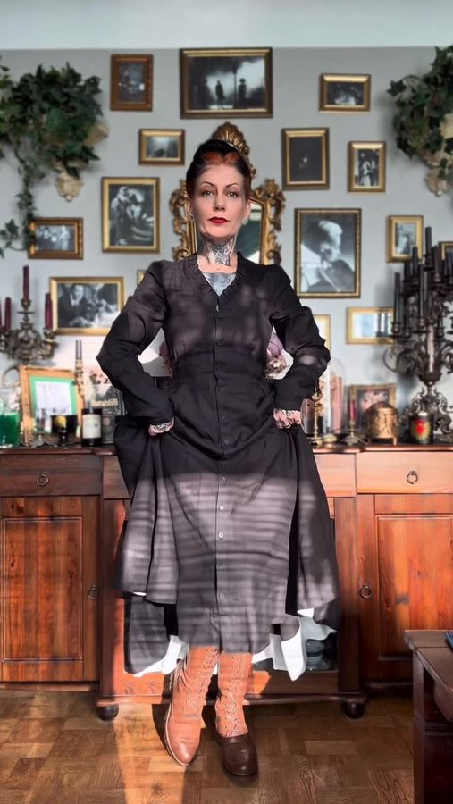 Instagram post by @eve_pain for Son de Flor. Caption reads: Let’s get dressed with @sondeflor 🖤.