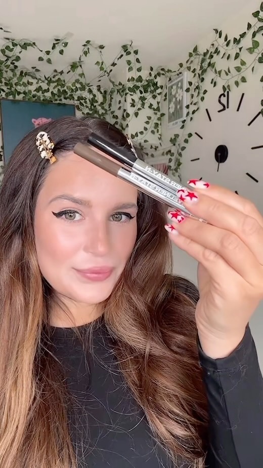 Instagram post by @kseniasenn for Sacheu. Caption reads: That moveable tip though… 🤯

#sacheubeauty....