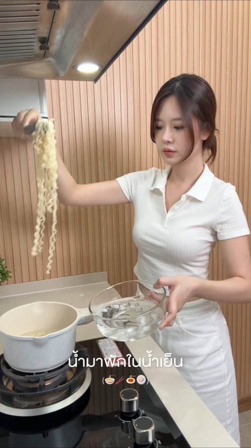 Instagram post by @bellephat for Bibigo. Caption reads: [...] #Cookingwithbellephat #bibigoRamyun....