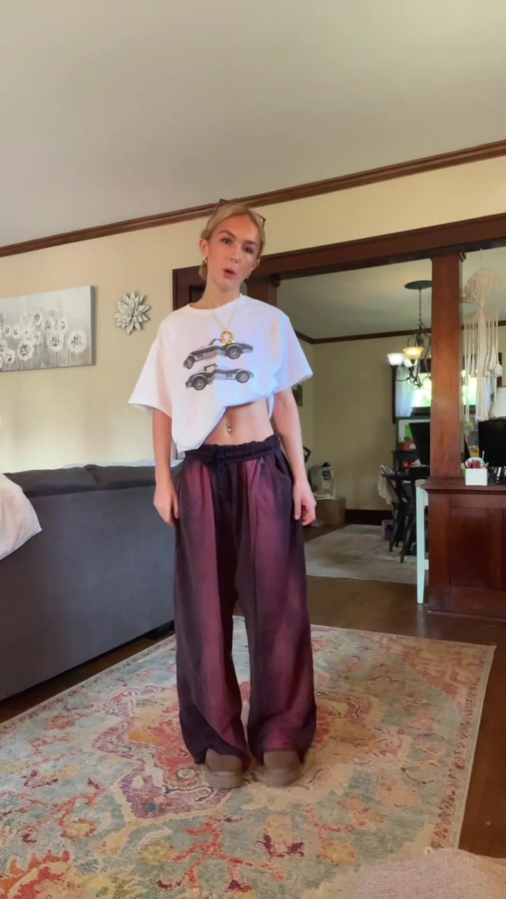 TikTok post by @cchloekknight for mnml. Caption reads: [...] XOXOCHLOE for 10% off - pants are from @mnml....
