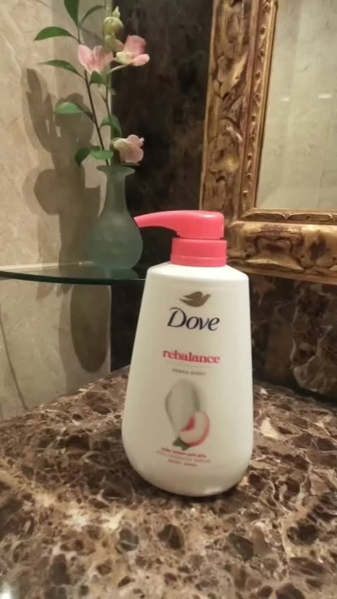 Instagram post by @dillahdjafar for Dove Indonesia. Caption reads: Body Wash yang buat mandi jadi makin worth it Lagi....