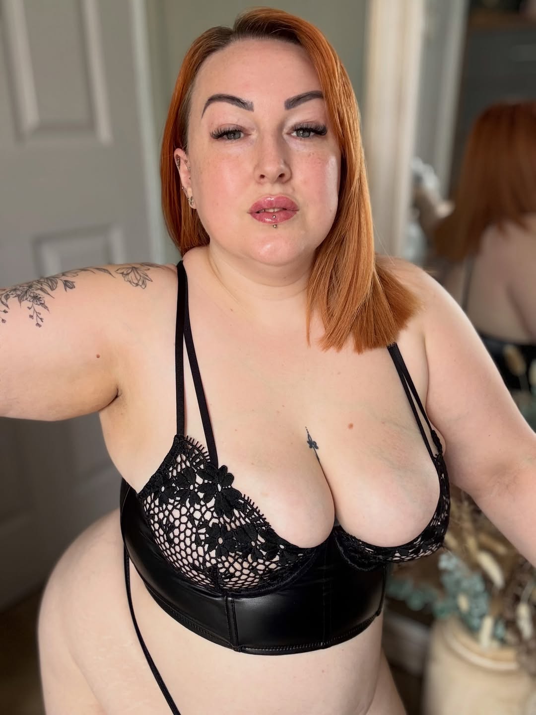 Instagram post by @curvy_crazy_cute for Lovehoney. Caption reads: [...] Look & Guipure Longline Set from....