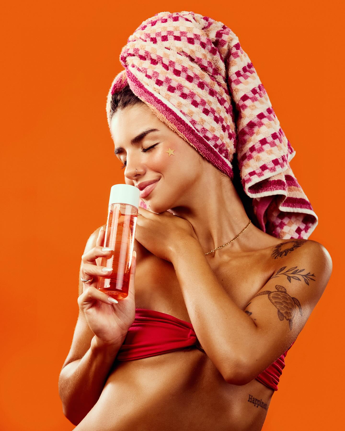 Instagram post by @luabenficaa for Bio-oil. Caption reads: Autocuidado com @biooilbrasil 🌟🧡

Se tem algo....