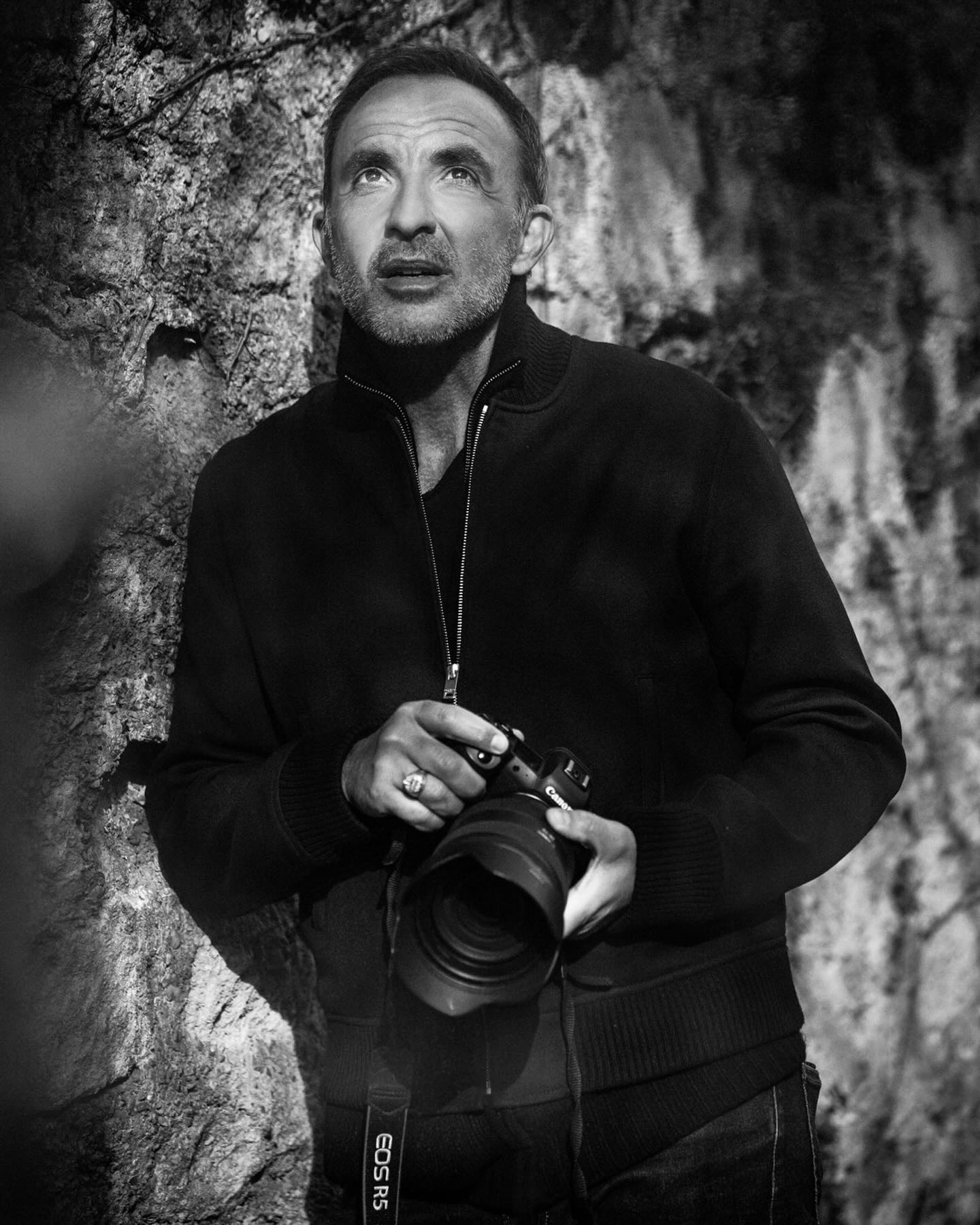 Instagram post by @nikosaliagas for Canon Italia. Caption reads: Je photographie pour retenir l’invisible, ce qui....
