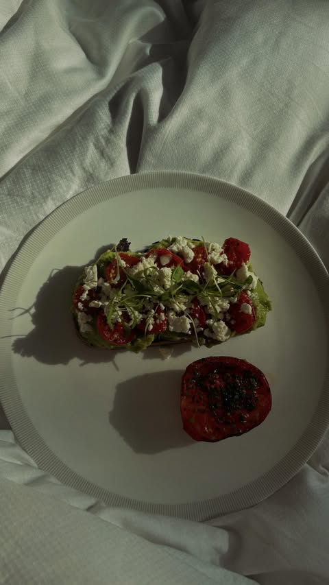 Instagram post by @alexhazen for ACTA Wear. Caption reads: MERRY CHRISTMAS TO MEEEE 🎄 #adventcalender....