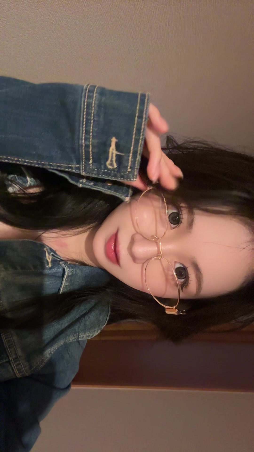 TikTok post by @12vul9 for TIJN Eyewear. Caption reads: メガネを見て欲しい動画︎🍁秋メイクしたつもり@TIJN EYEWEAR @TIJN Japan....
