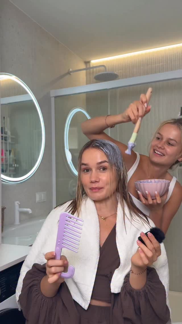 Instagram post by @wiktoria_buczek for OnlyBio. Caption reads: Zróbcie sobie domowe spa dla włosów 💆🏼‍♀️ i....