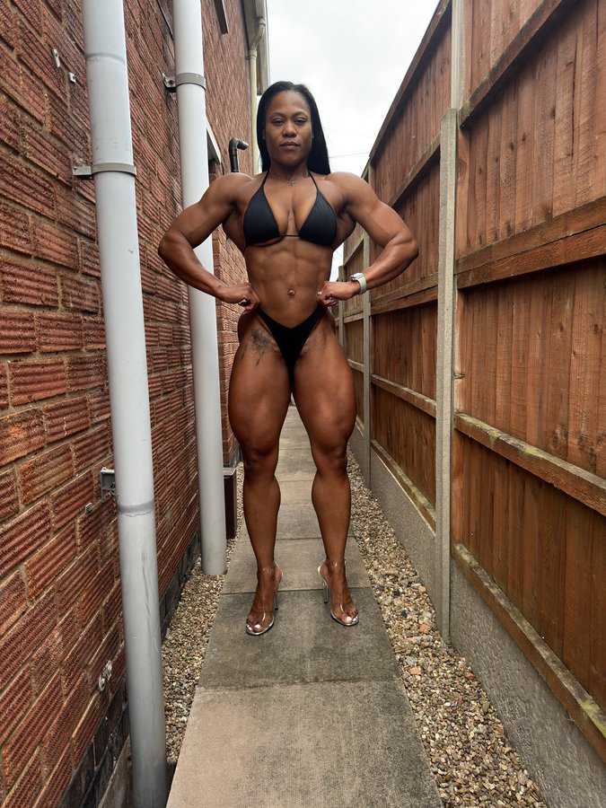 Instagram post by @tammiefitness for DY NutritionTM. Caption reads: Not a check-in day, but I wanted to see how my....