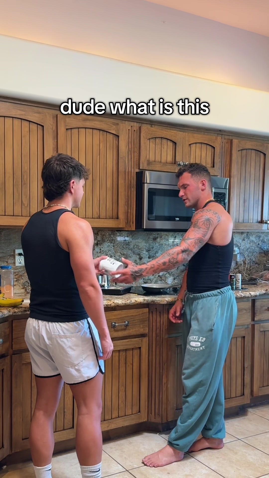 TikTok post by @adamjaxon_ for Beast Bites. Caption reads: Beast bites creapure powder @Beast Bites [...].