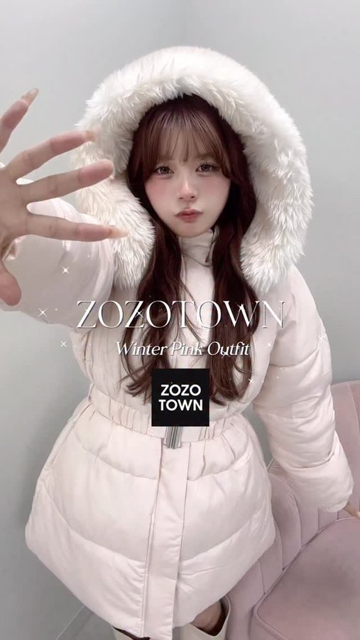 Instagram post by @narima0729 for Zozotown. Caption reads: ZOZOTOWNで買えるピンクコーデまとめ🎀

ファー×ピンクの組み合わせって本当にかわいすぎる反....