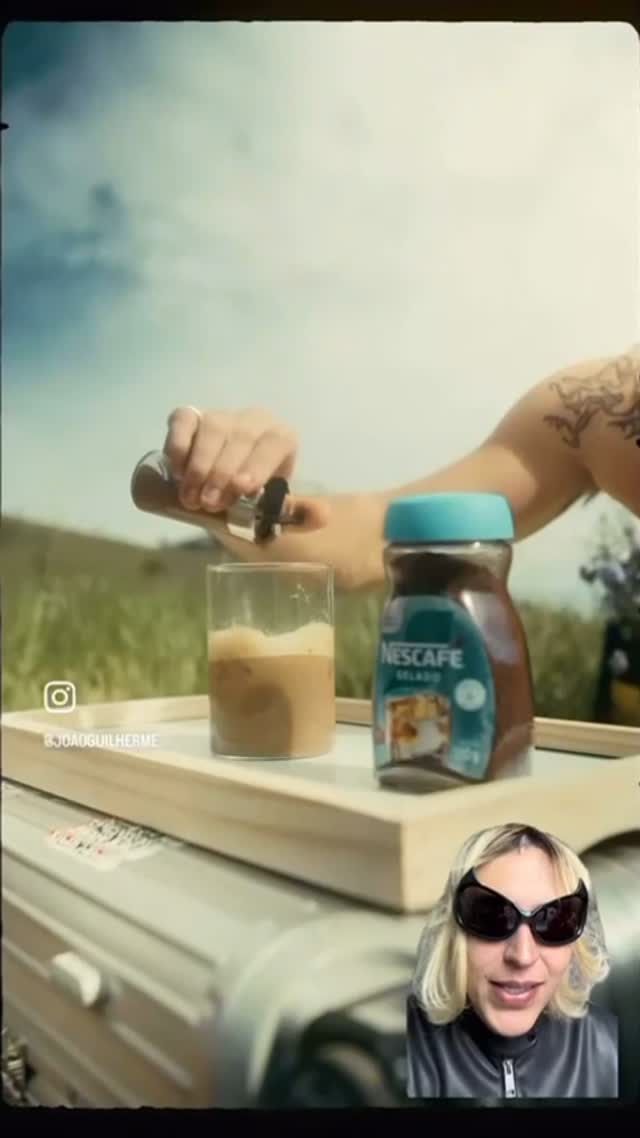 Instagram post by @gabb for NESCAFÉ. Caption reads: Menainas quem me conhece sabe e quem não me....