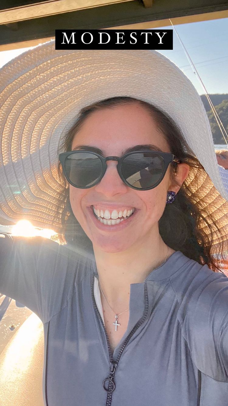 Instagram post by @bernadette.kirwan for LYRA Modest. Caption reads: [...] happy is so empowering 🩵
.
Wearing....