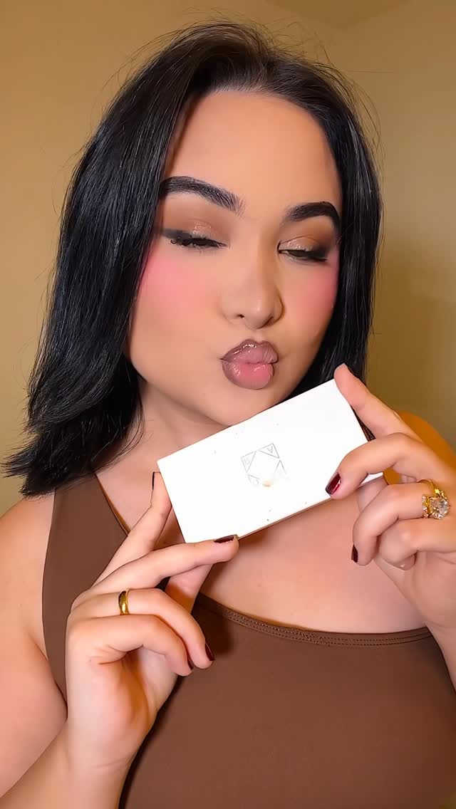 Instagram post by @susiedertsakyan for OFRA Cosmetics. Caption reads: @ofracosmetics Cotton Candy Skies Midi Palette.