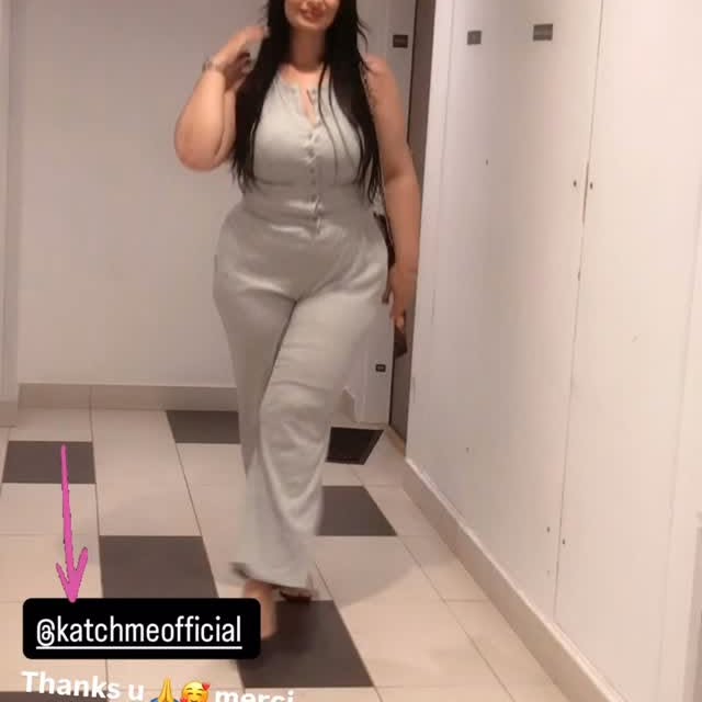 Instagram post by @nessrine_brki for KATCH ME. Caption reads: @katchmeofficial #greywear #collab #sundayvibes.