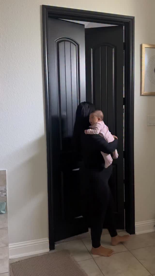 Instagram post by @lincolnsmamaaa for Elvie. Caption reads: I can’t get over her smiles🥹🥰 hope you had the....