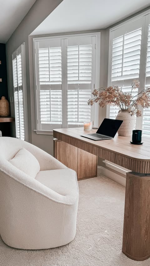 Instagram post by @at_home_with_britt for Hulalahome. Caption reads: Proof that the right setup really does change....