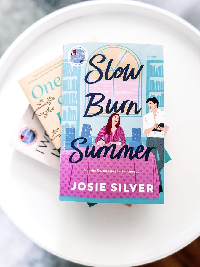 Instagram post by an influencer for Dell Romance. Caption reads: [...] 𝗥𝗘𝗩𝗜𝗘𝗪 ✨ | #gifted @dellromance....