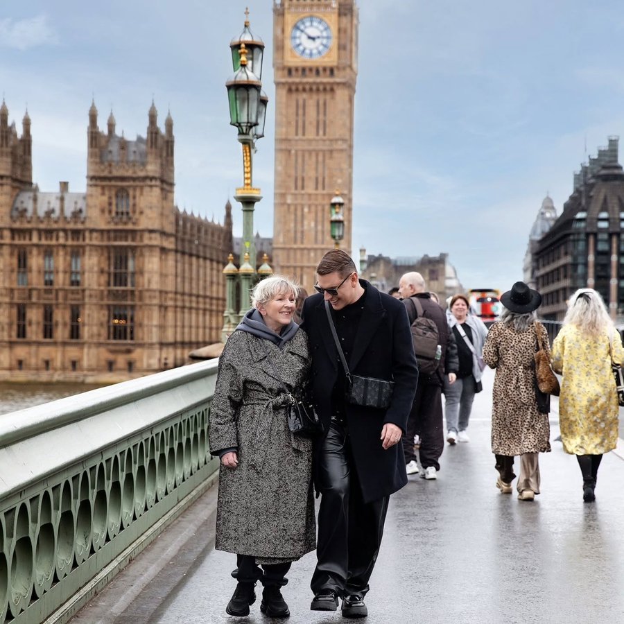 Instagram post by @saugirdas for airBaltic. Caption reads: [...] gimtadienio proga sėdome į @airbaltic....