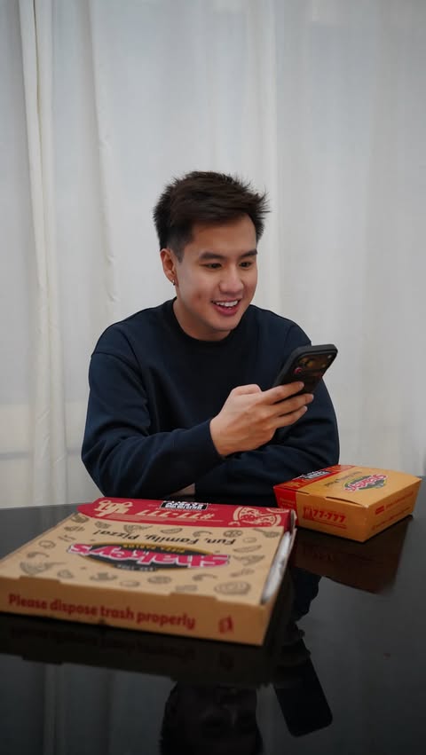 Instagram post by @ezra.domingo for Foodpanda. Caption reads: [...] hits right. Ordering my favorites on....