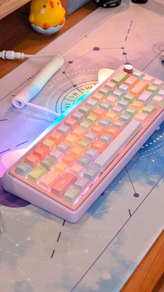 Instagram post by @cloudnoela for Chilkey. Caption reads: Cute keyboard haters BEGONE because the Queen 👑....