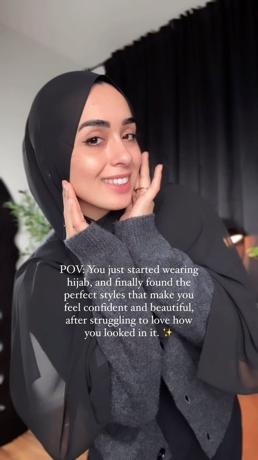 Instagram post by @arianaanjaz for VOILE CHIC. Caption reads: [...] perfect hijab, use Aria10 to save at Voile....