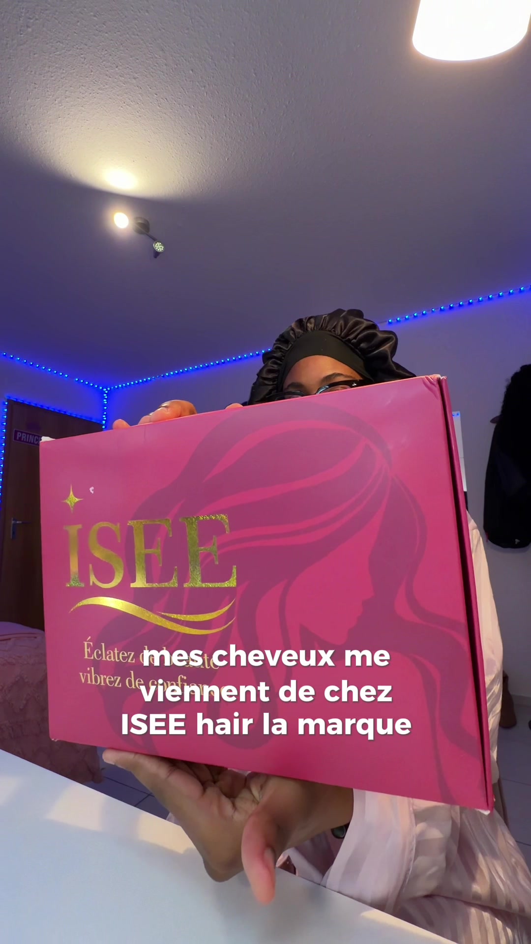 TikTok post by @brayana_del1 for iseehair. Caption reads: @ISEE HAIR WIG_GERMANY #weichnachten....