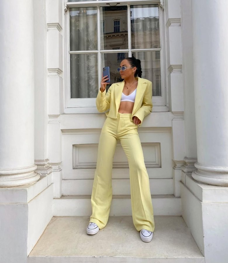 Instagram post by @gracelotti for NUDIENT. Caption reads: [...] my phone case to my outfit with @nudient....