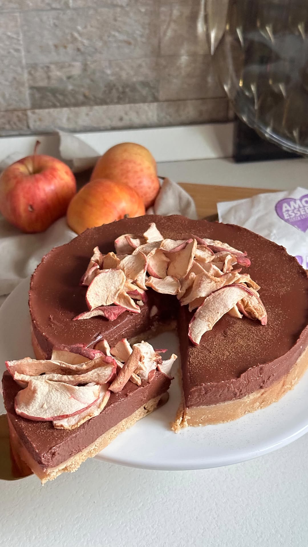 Instagram post by @caterinacaramelli for Eurospin. Caption reads: CROSTATA AL CIOCCOLATO 🍫 4 INGREDIENTI! 
SENZA....