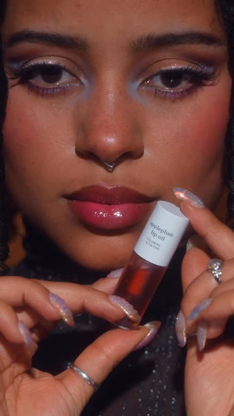 Instagram post by @kali.ledger for nooni. Caption reads: 3 Lip Looks using @nooni_official Lip Oil Stains....