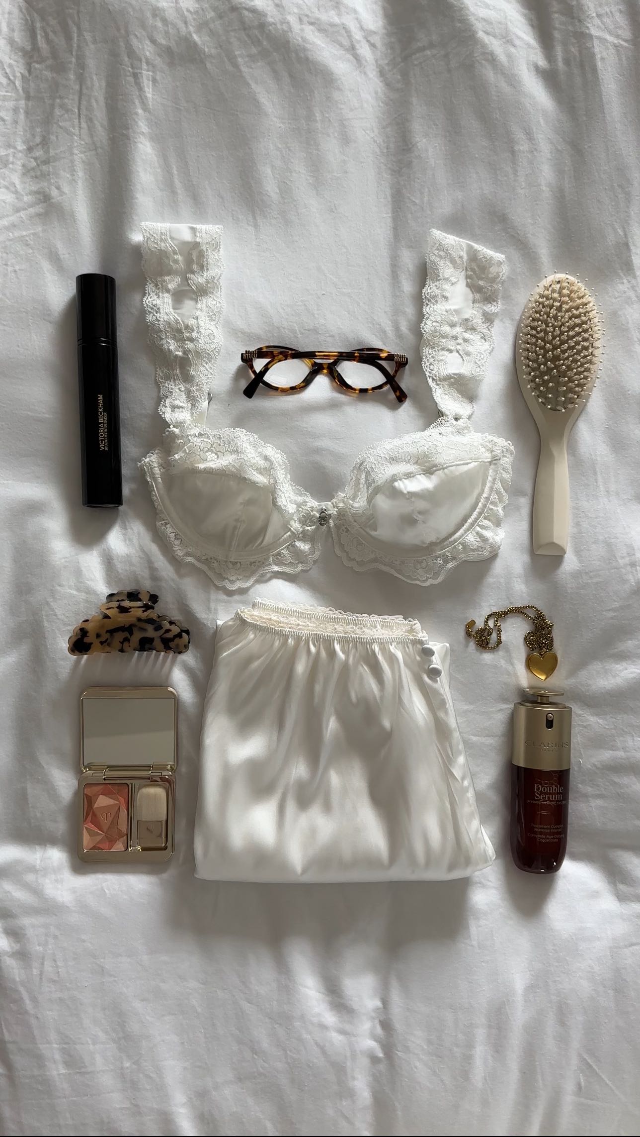 Instagram post by @linadore.vl for balibody. Caption reads: Slow and simple glow-up: @balibody Tan mousse,....