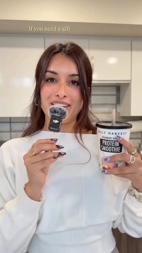 Instagram post by @jazminegarcia for DAILY HARVEST. Caption reads: @dailyharvest is here to save the day because i....