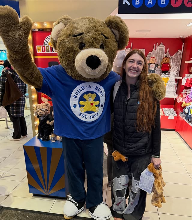 Instagram post by an influencer for Build-A-Bear Workshop. Caption reads: [...] couple of days!!!!! ❤️ #buildabearworkshop....