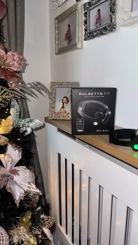 Instagram post by @autumn_rose_and_me for Pulsetto. Caption reads: [...] Meaningful Gift this Christmas!....