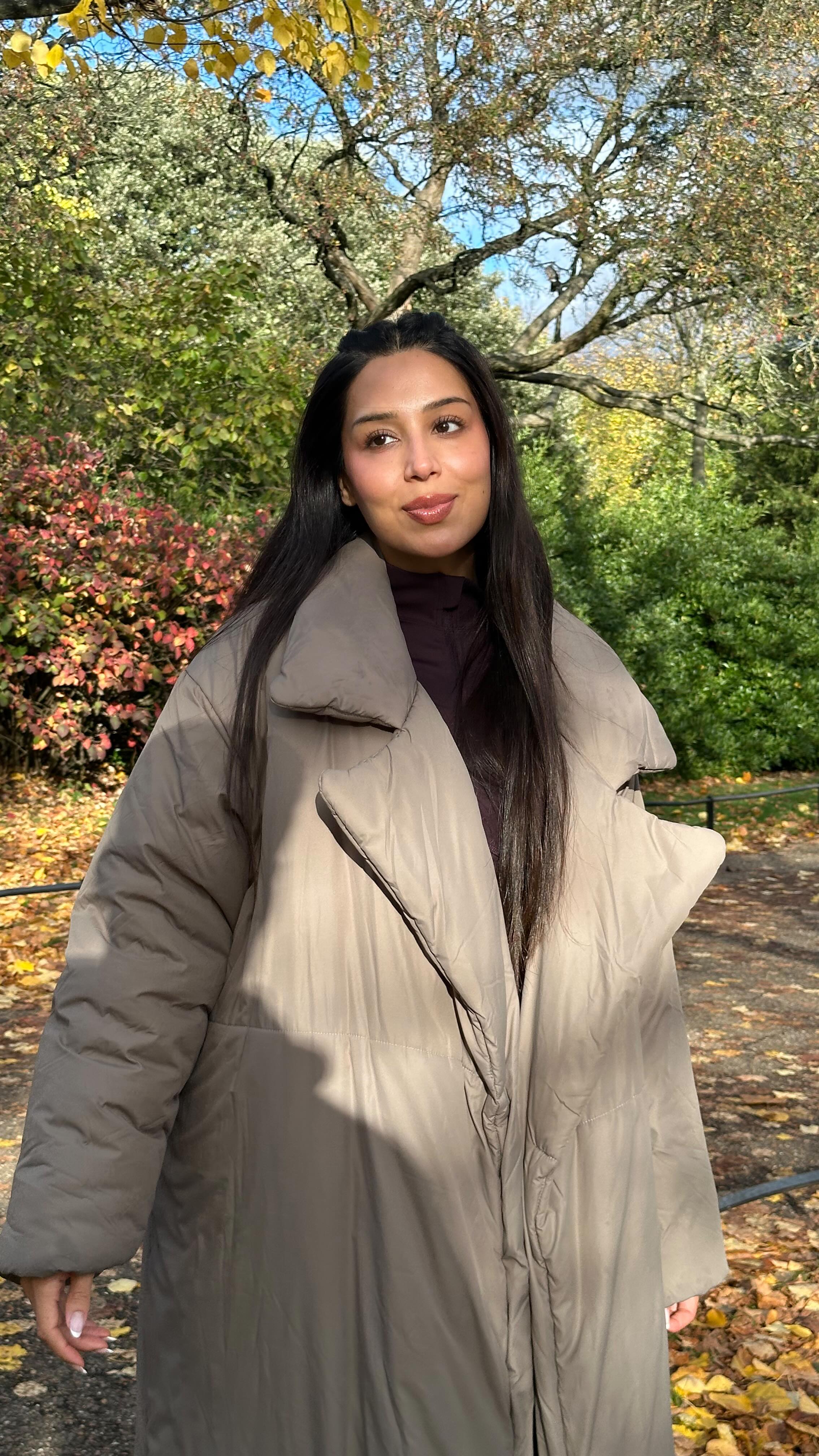 Instagram post by @erim for Photoroom. Caption reads: [...] and content (ad)

Download the Photoroom app....